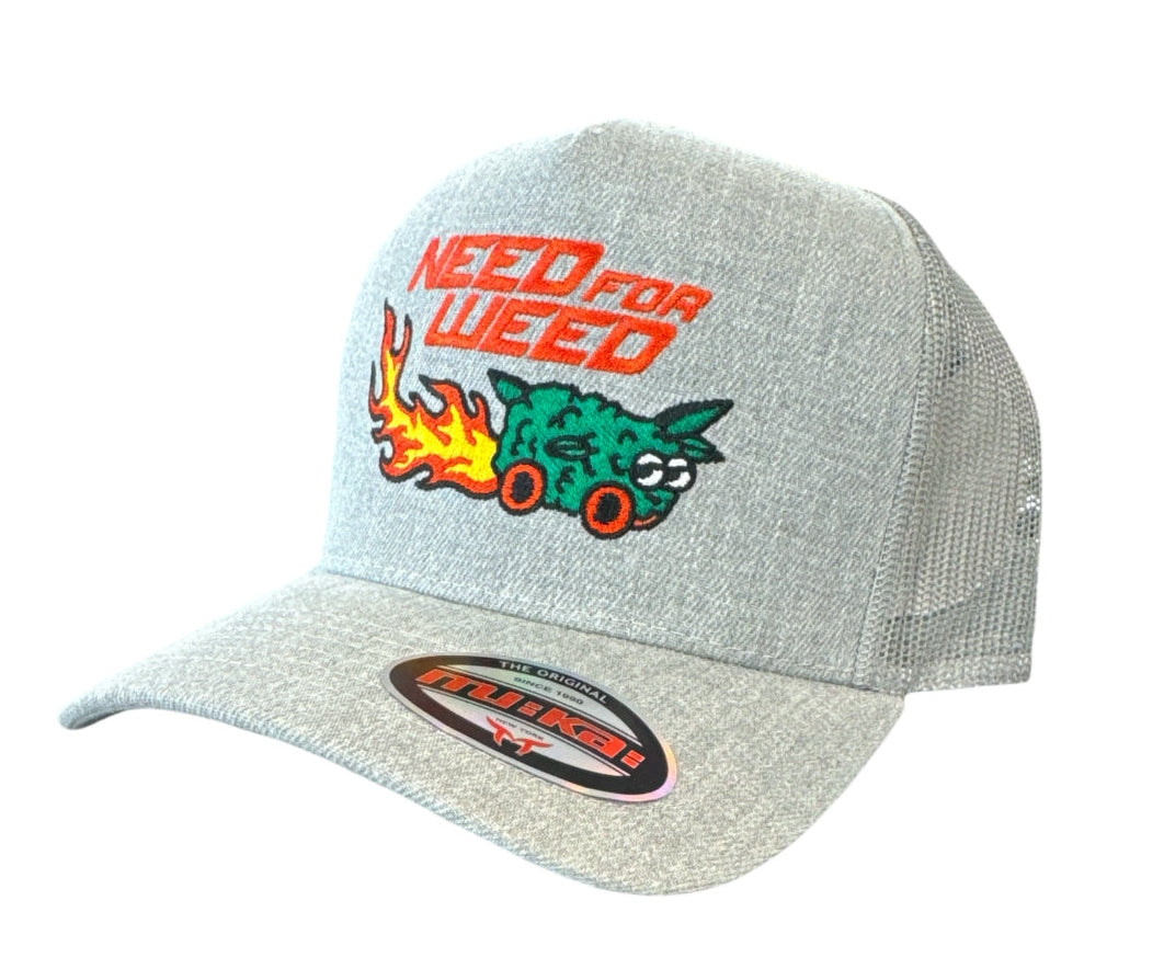 Trucker Hat Need For Weed in Grey